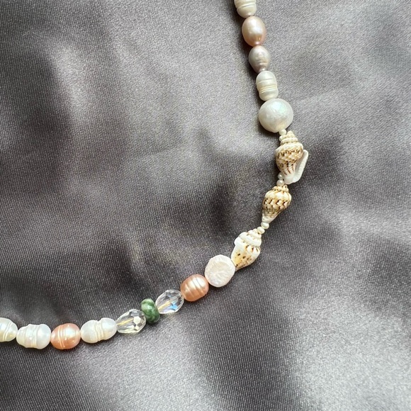 Seashell pearl necklace - Picture 4 of 7